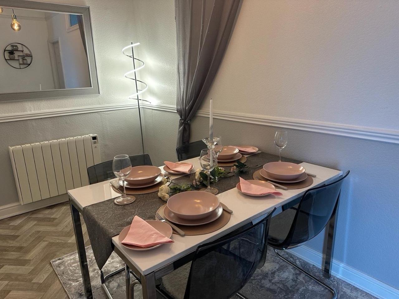 Courtyard Holiday Apartments Белпер Экстерьер фото