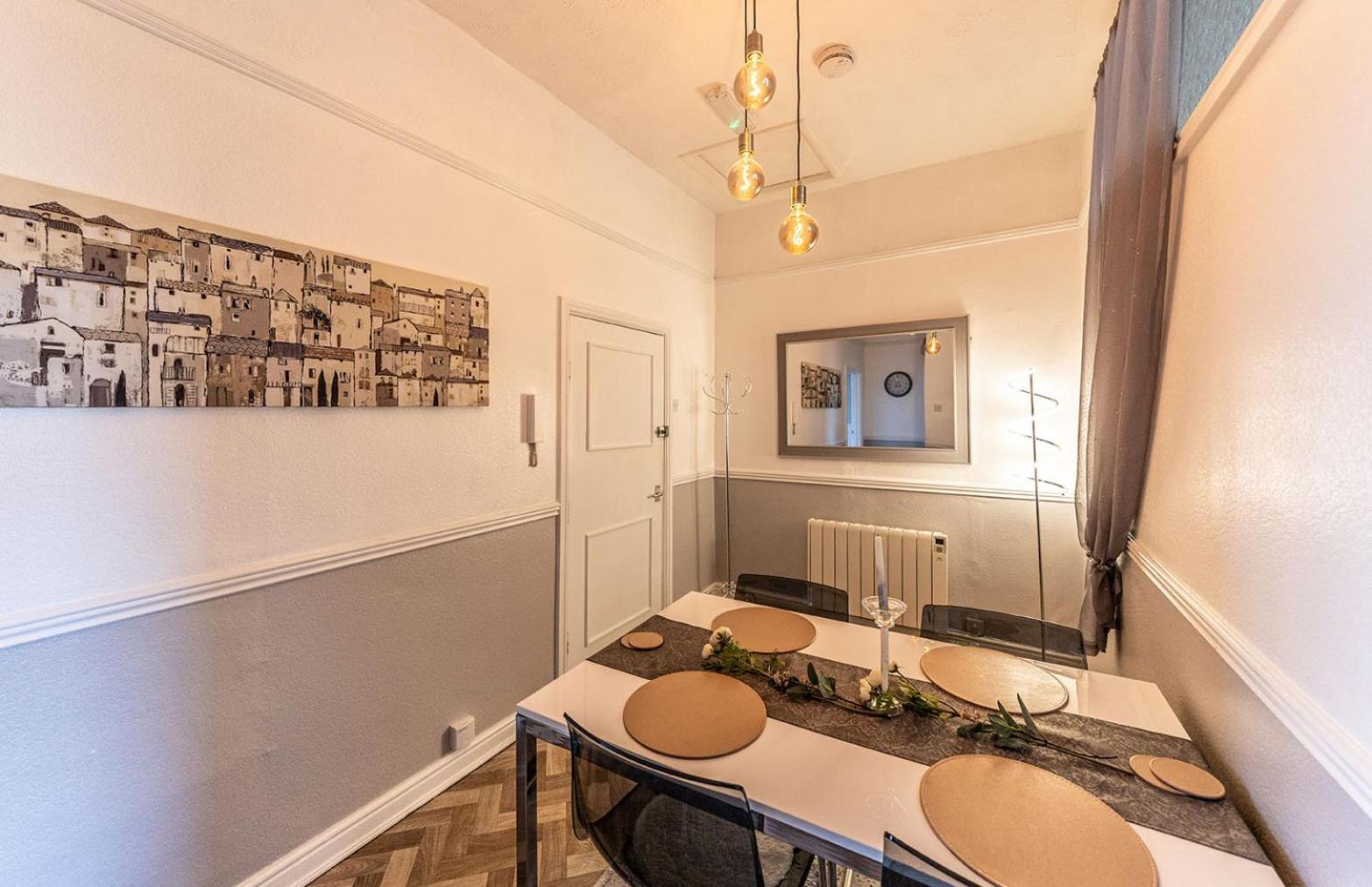 Courtyard Holiday Apartments Белпер Экстерьер фото